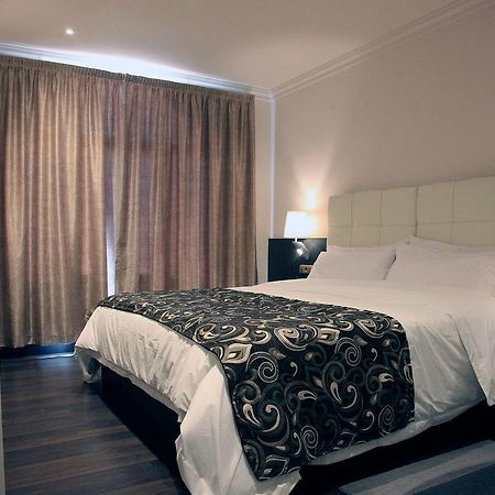 Avent Verahotel Екстериор снимка