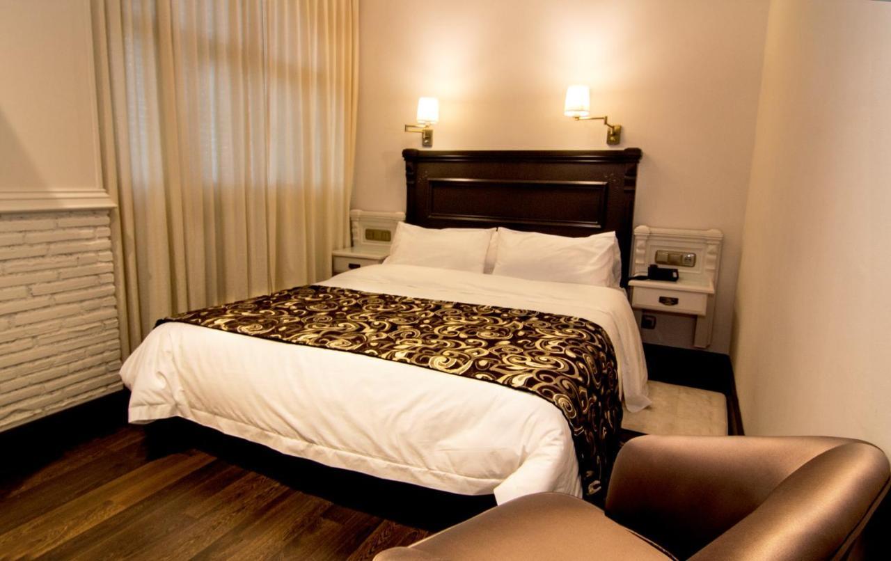 Avent Verahotel Екстериор снимка