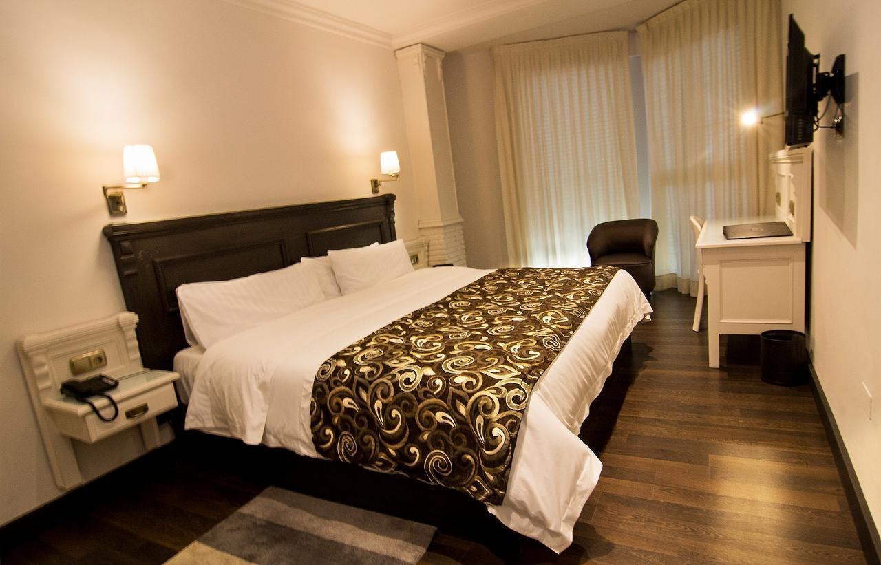 Avent Verahotel Екстериор снимка