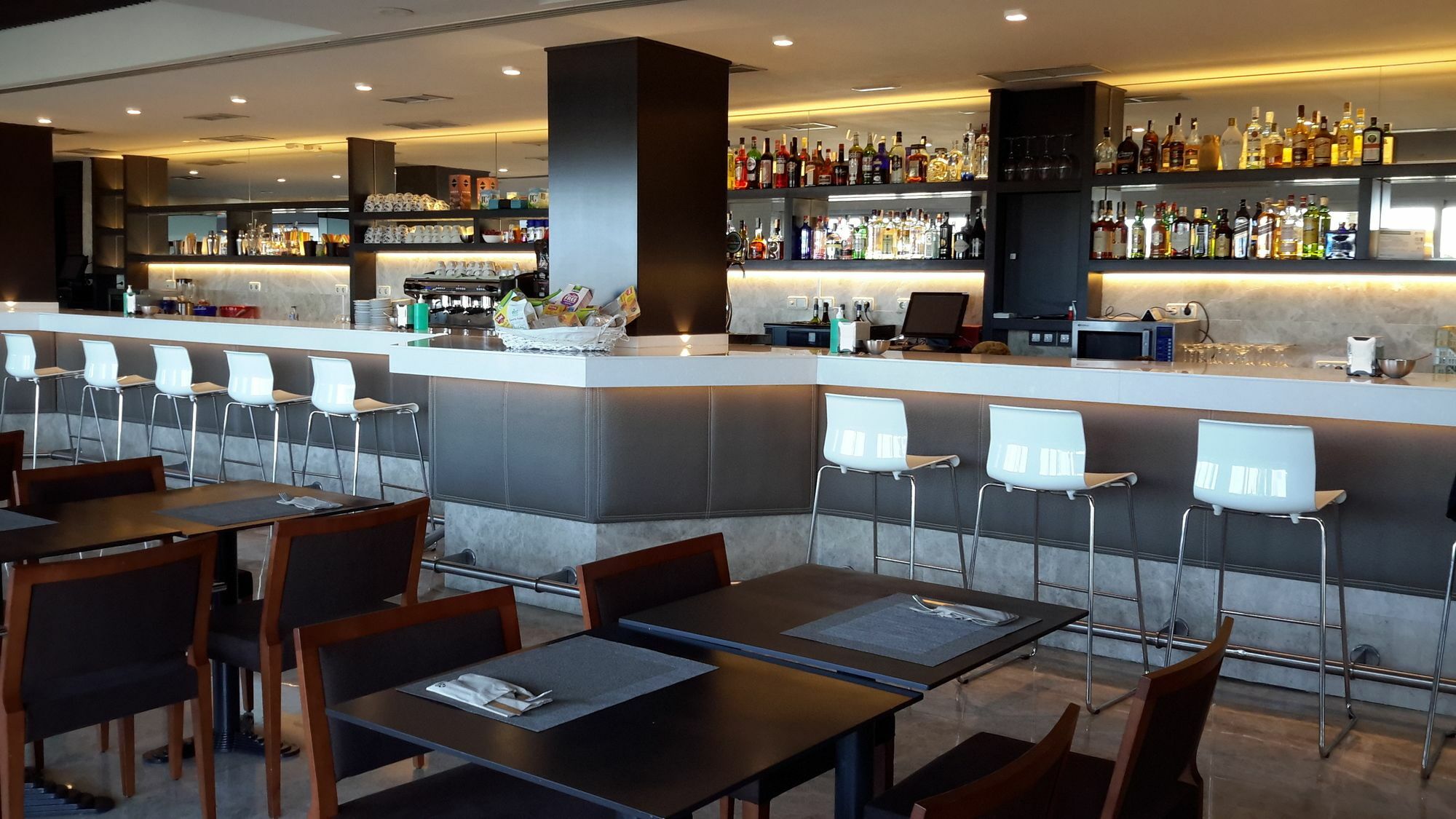 Avent Verahotel Екстериор снимка